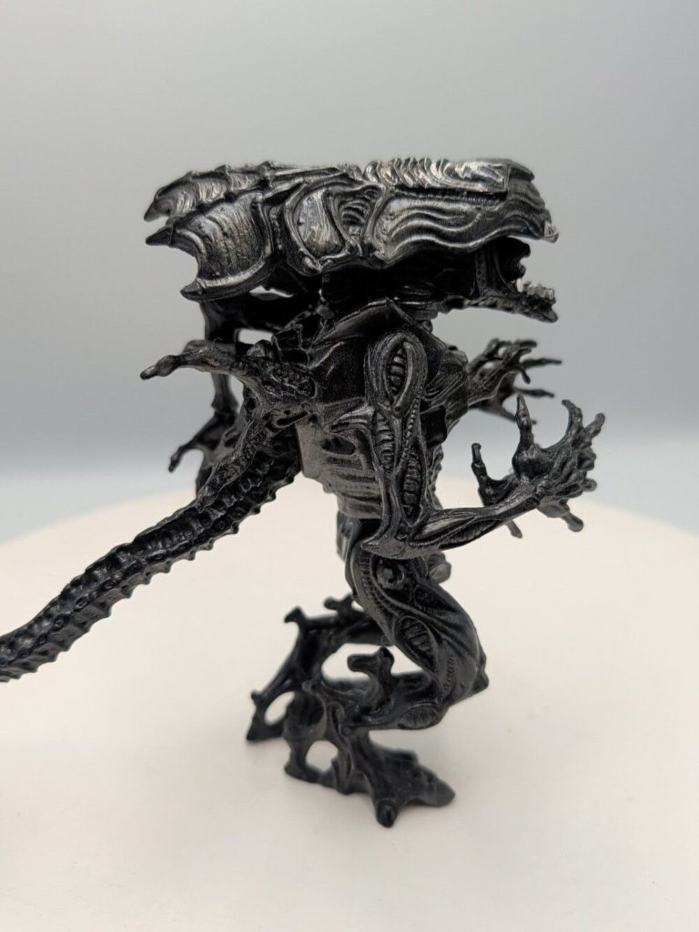 Vintage 1992 Kenner ALIENS Queen Alien Deluxe Xenomorph Action Figure 6" - Picture 3 of 9